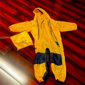 Tuffo rain suit yellow 5t. EUC! Unisex.